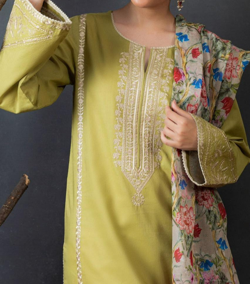 Grace S901-Embroidered 3pc Lawn Dress with Printed Munar Dupatta.