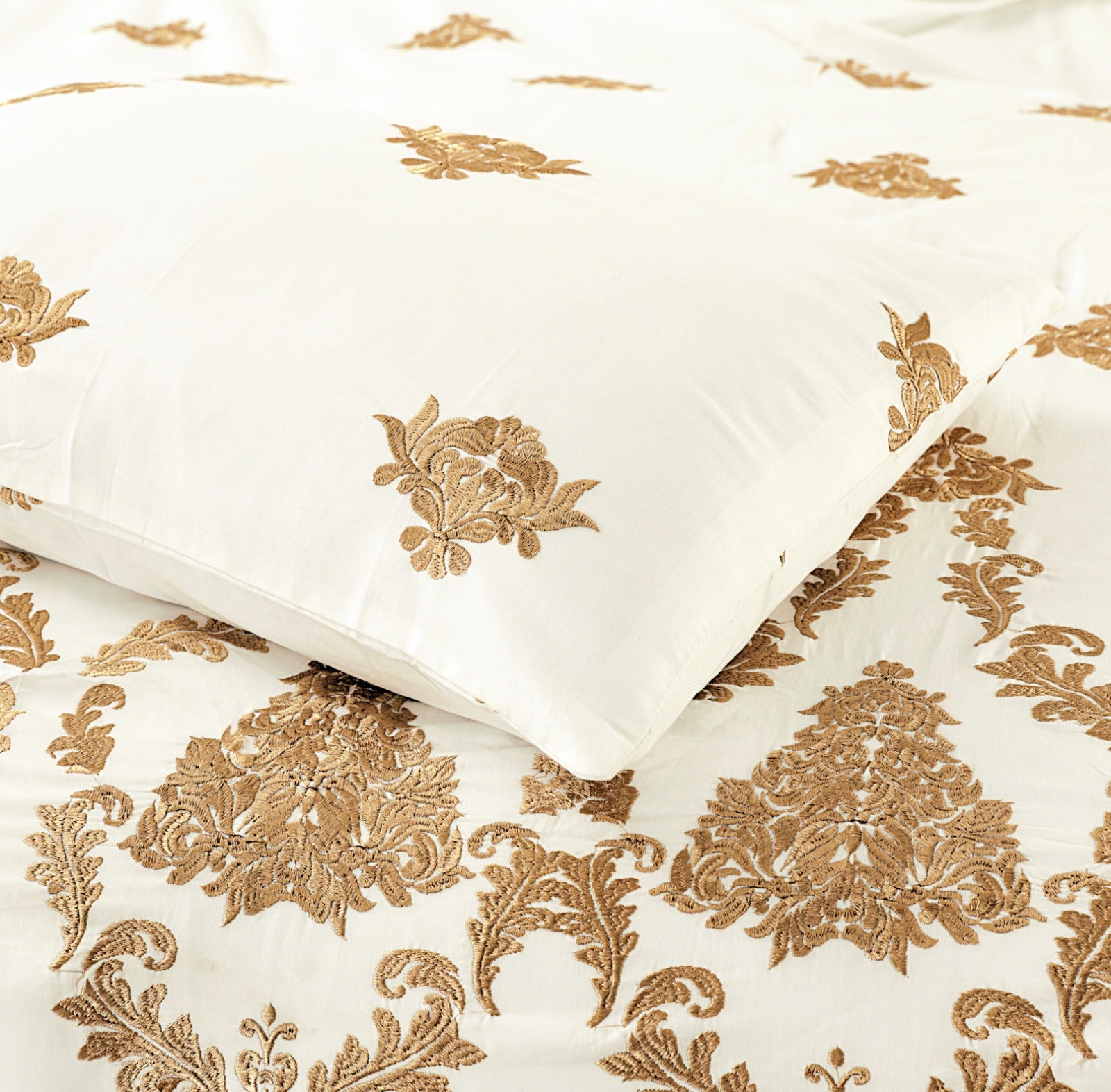 K0019- Embroidered Duvet Cover Set (Luxury Sateen) .