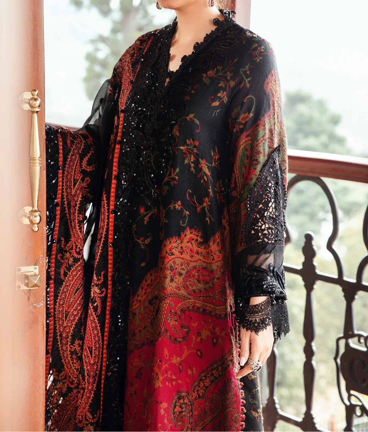 Grace S1005-Embroidered 3pc Lawn Dress with Digital Printed Chiffon Dupatta.