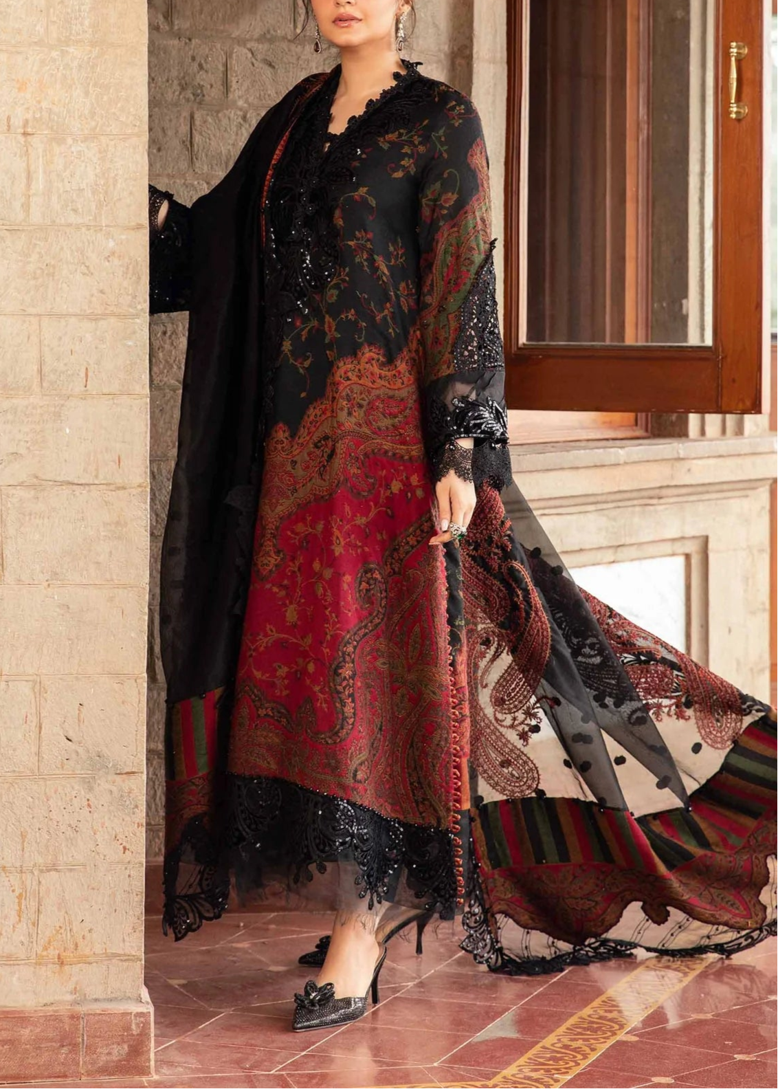 Grace S1005-Embroidered 3pc Lawn Dress with Digital Printed Chiffon Dupatta.