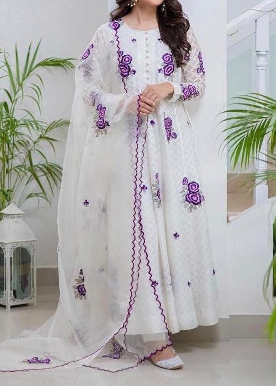 Grace Z51- Stitched Embroidered 3PC Lawn Dress With Embroidered Chiffon Dupatta.