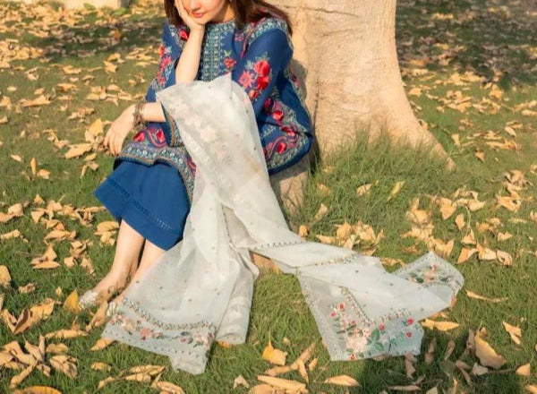 Grace S924-Embroidered 3pc Lawn Dress with Embroidered Munar Dupatta.